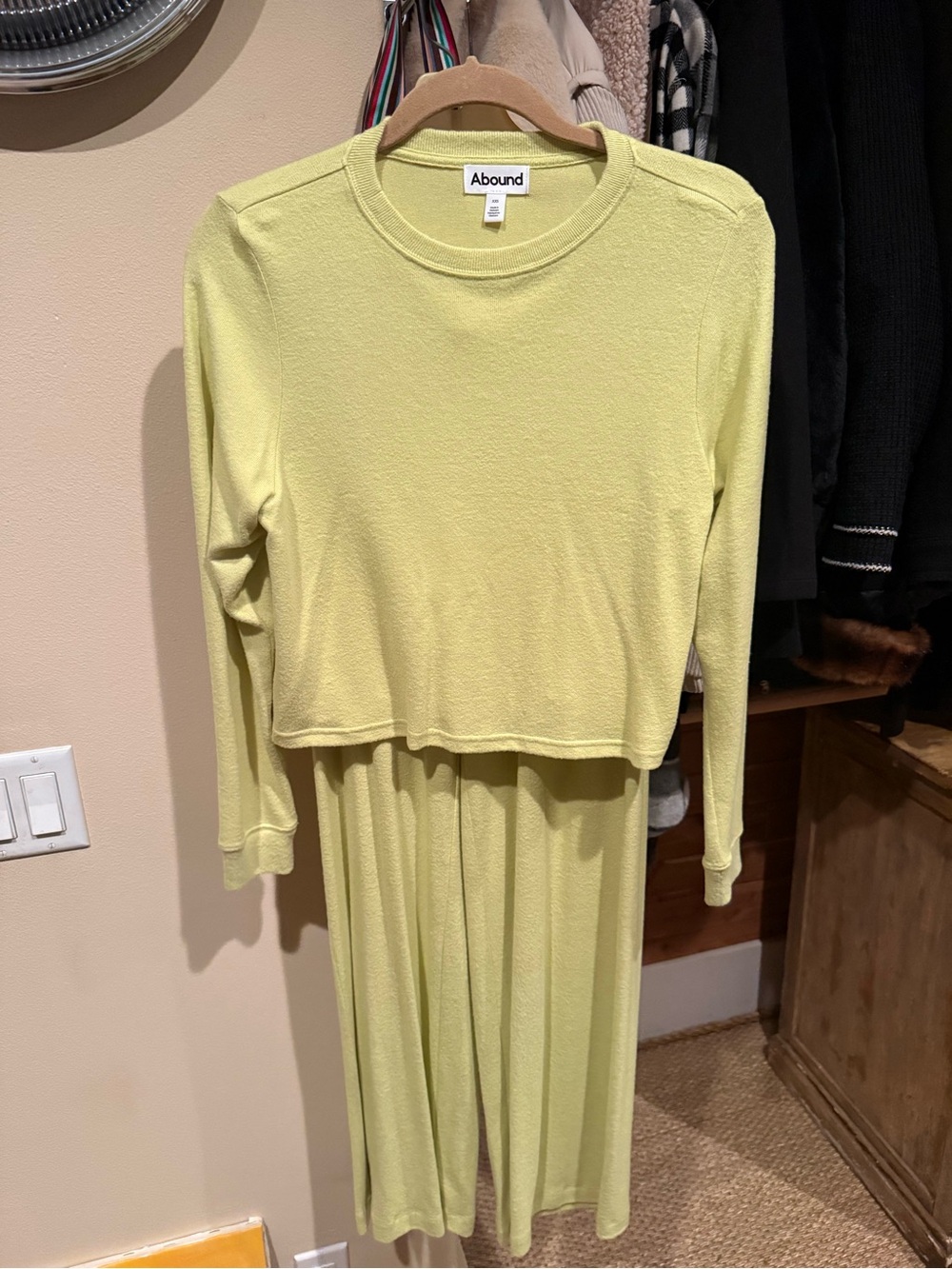 Abound Women's Lemon Green Two-Piece Sweat Suit